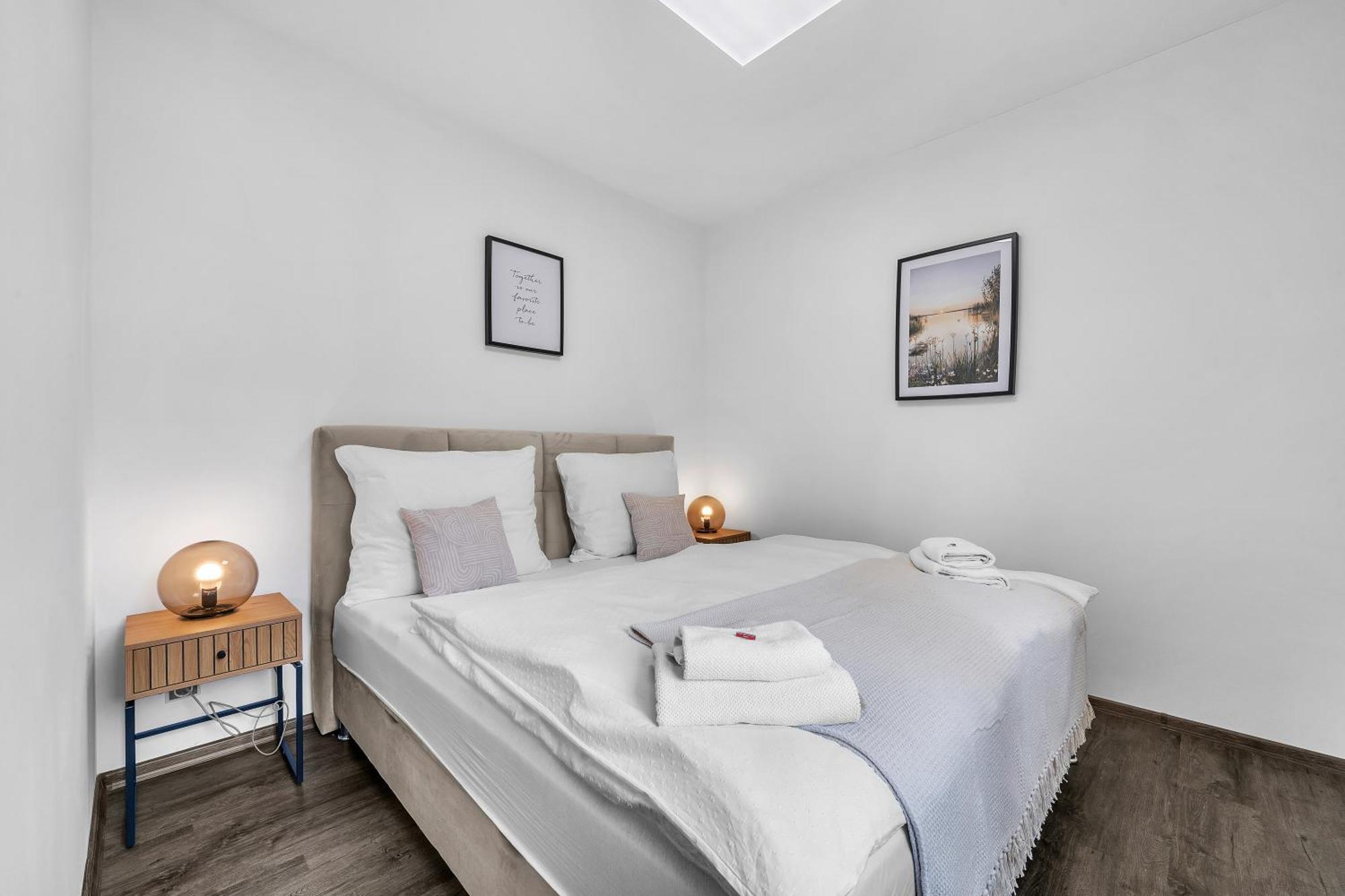 Hotel U Krale Jiriho Stráž pod Ralskem Exteriör bild